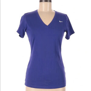 Nike Dri Fit purple medium slim fit gym/tennis top
